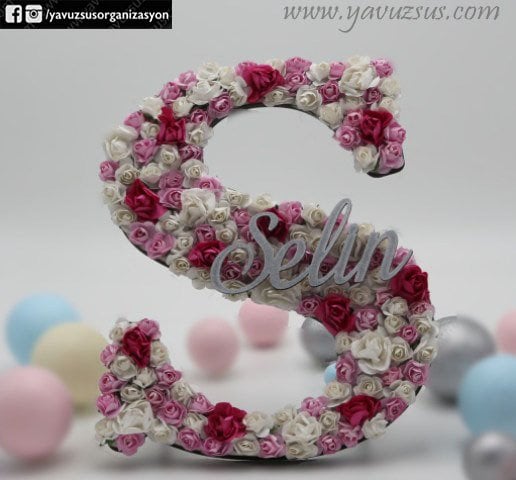 Çiçek Süslemeli Masa Üstü Harf