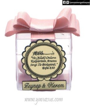 Küp Kutu Üzerine Atlı Pleksili Bebek Şekeri(20 ad) PEMBE DUALI