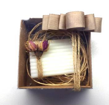 Kutulu gülü  kare sabun  nik.şekeri(20 ad)