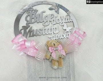 Pleksi Taç Figürlü Ayıcıklı Kapı Süsü(30*30)