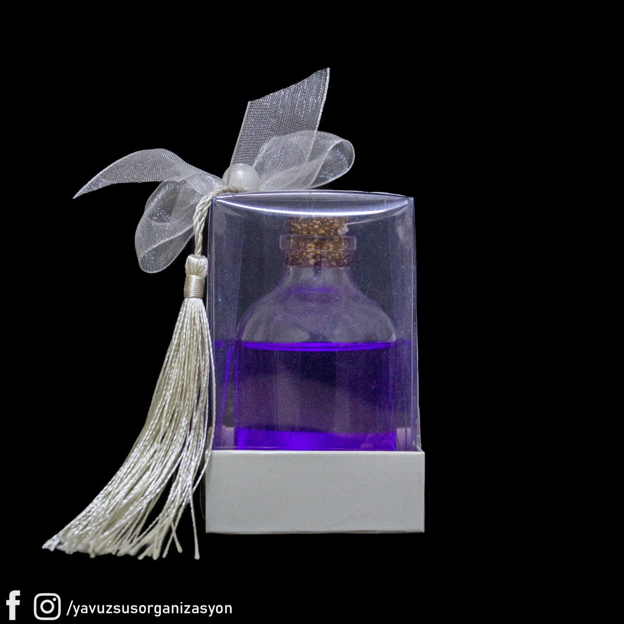 Kutuda Püskül Süslü Kolonyalı Nikah Şekeri (20 ad)