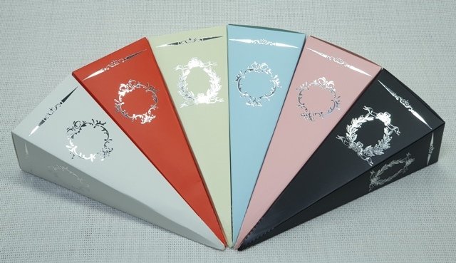 Altın Yaldızlı Lüks Külah Kutu (25ad)