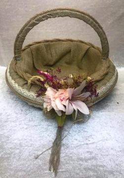 Çiçekli hasır bebek ürünü