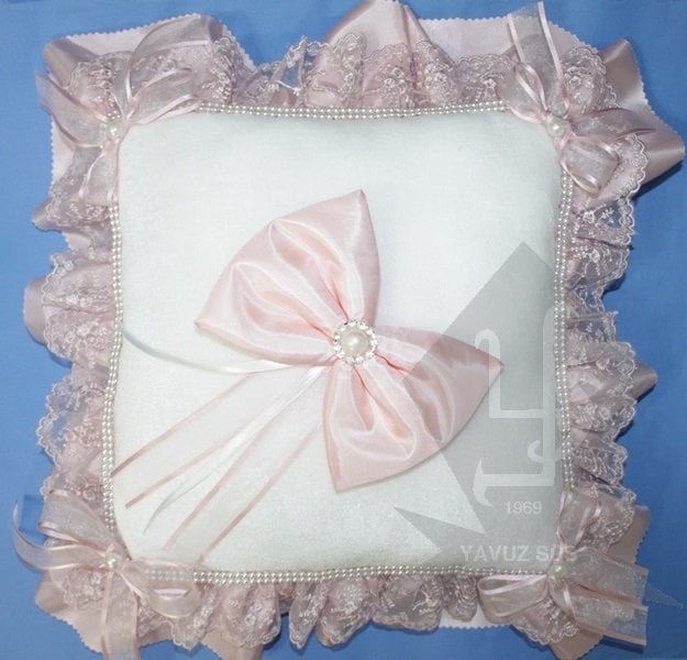 lüx büyük fiyonklu yastık PUDRA