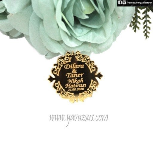 1mm kenarı desenli etiket pleksi