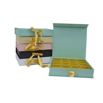 16 lı lüks çikolata kutusu