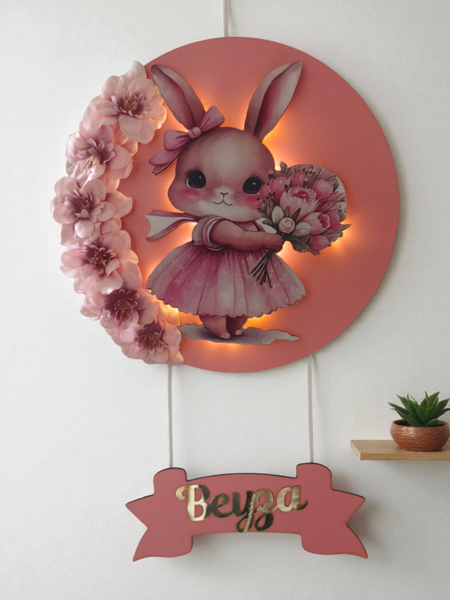 Işıklı çiçek motifli tavşan kapı süsü