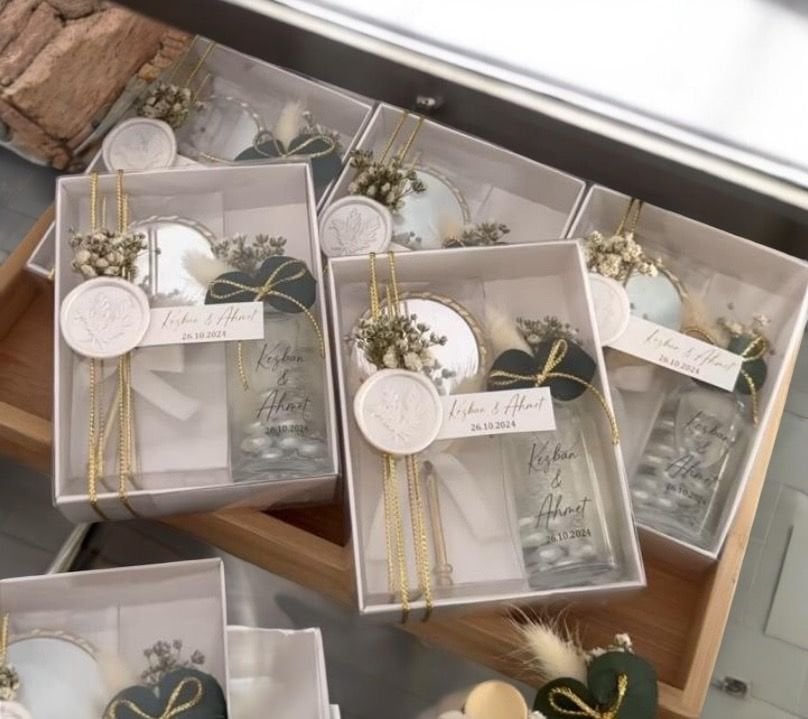 Kutu içerisinde şişe & ayna hediyelik20 adet