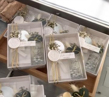 Kutu içerisinde şişe & ayna hediyelik20 adet