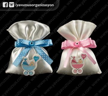 fiyonklu stickerli saten kese MAVI