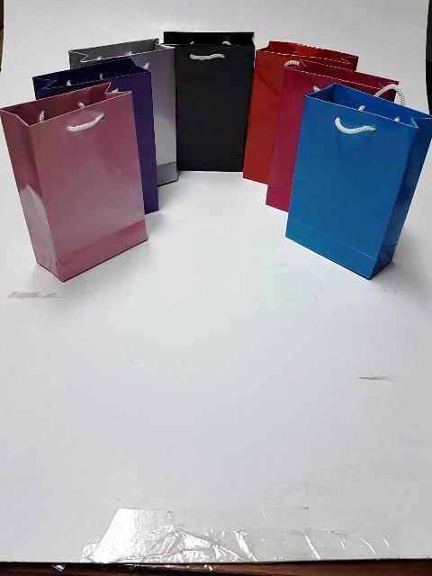 12x17 düz karton ipli çanta 20ad SİYAH