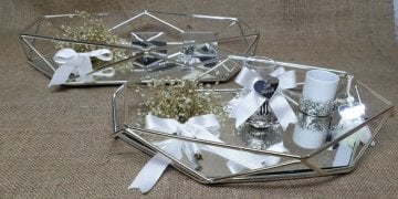 Minik  çiçek süslü prizma model nişan süsü