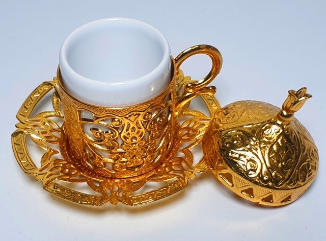 Kapaklı metal fincan ALTIN
