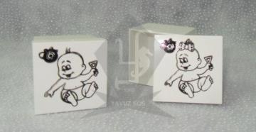 BEBEK BASKILI MİKA KARE KUTU(12 adet) ERKEK