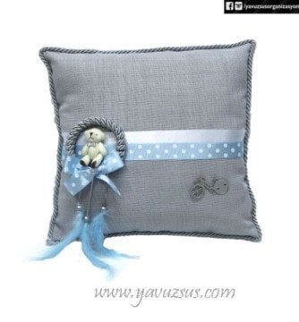 Halka İçinde Ayıcıklı  Gri Süslü Bebek Süsü