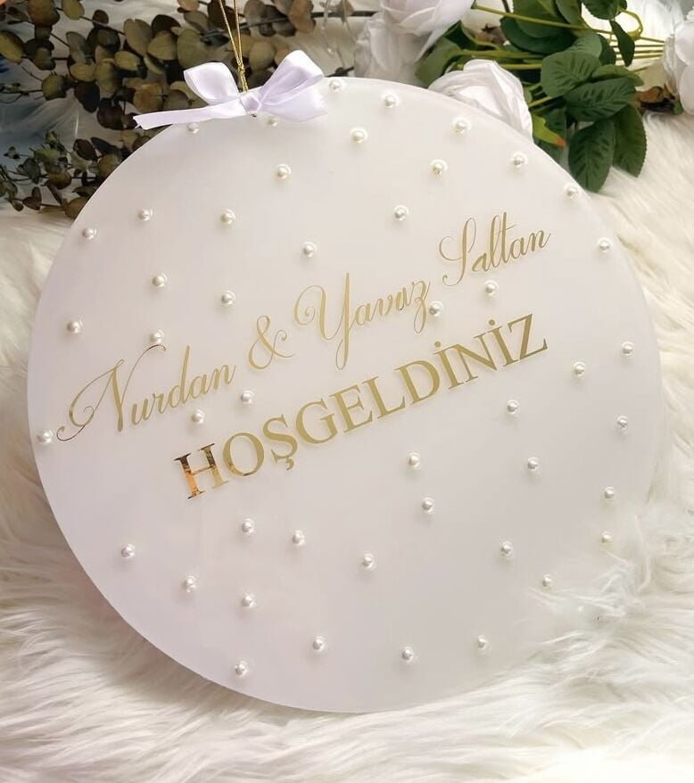 İncili beyaz Pleksi üzerine Uv baskı kapı süsü(30cm)
