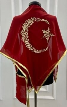 İşlemeli ayyıldızlı kırmızı  başörtü