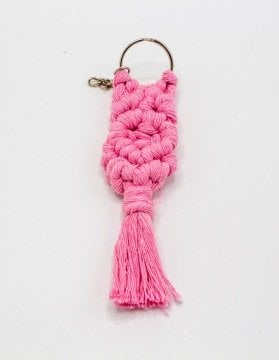 Renkli makrome anahtarlık PEMBE
