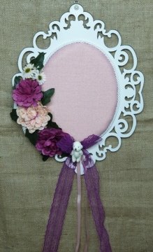 İşlemeli oval beyaz üzeri süslü kapı süsü PEMBE