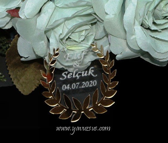 Şeffaf üzeri yapışkanlı pleksi(6cm)