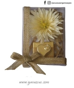 Çiçek Dekorlu Çikolatalı Hediyelik (20 Adet)