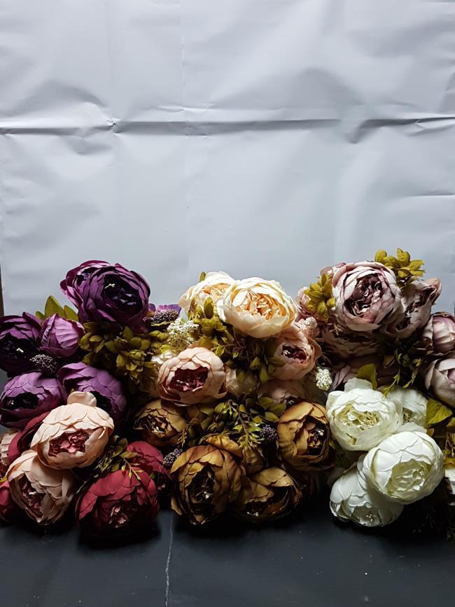 Büyük erengül çiçek KAHVERENGI