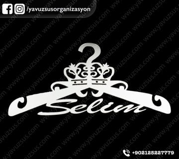 Pleksi isme özel taçlı askı kapı süsü(35*19)