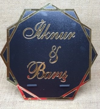 Zemin siyah köşeli isimlik