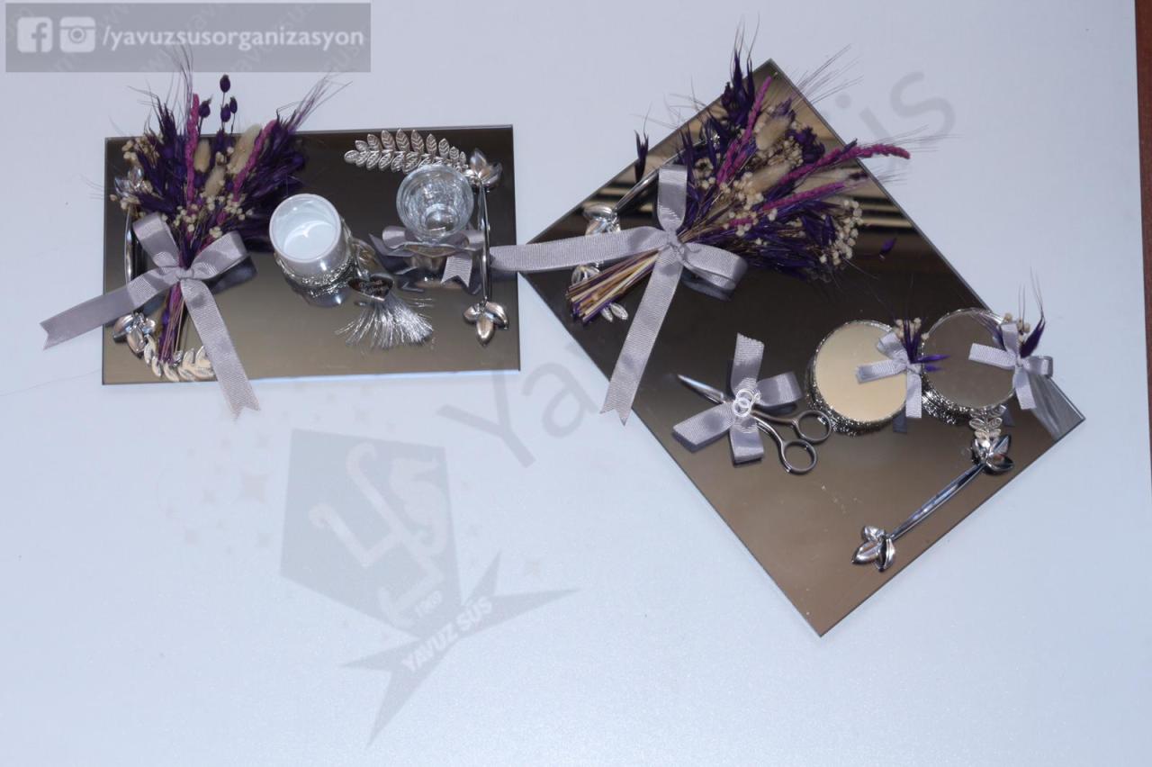 Süslü Yaprak Desenli Tepsi Takımı