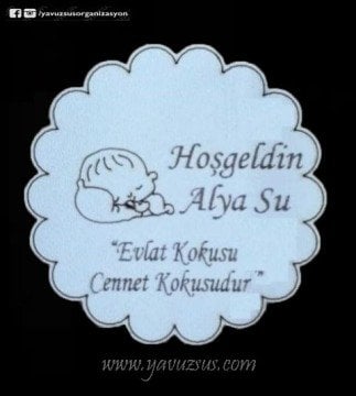 Yuvarlak bebekli isme özel ahşap süs(6cm)