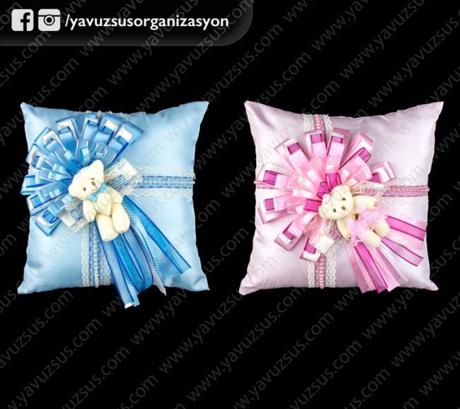peluş ayıcıklı kare süslü takı yastığı MAVI
