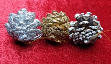 6'li Kozalak Yılbaşı Ağaç Süsü